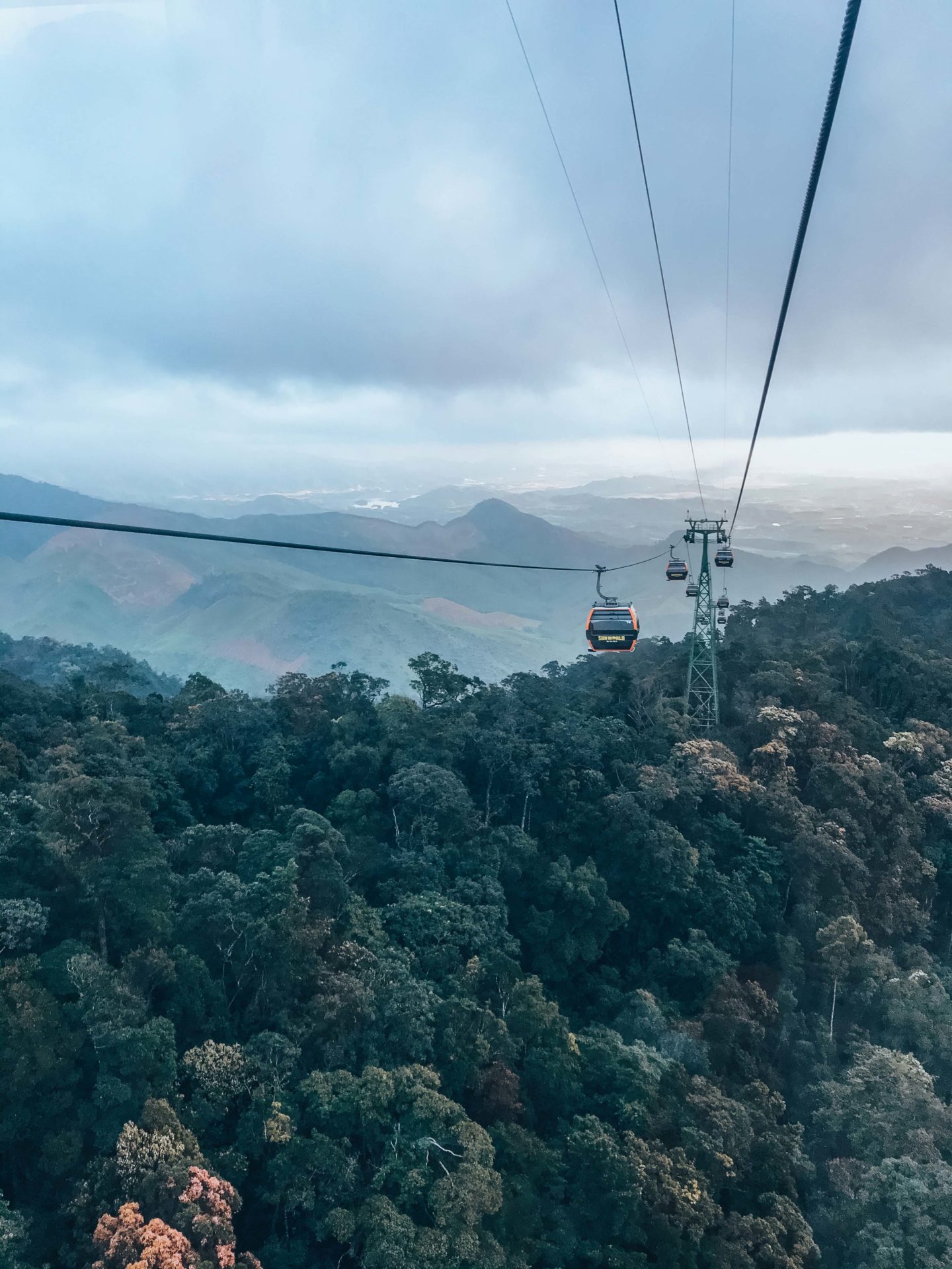 La télécabine la plus longue du monde, dans les montagnes des Ba Na Hills de Da Nang