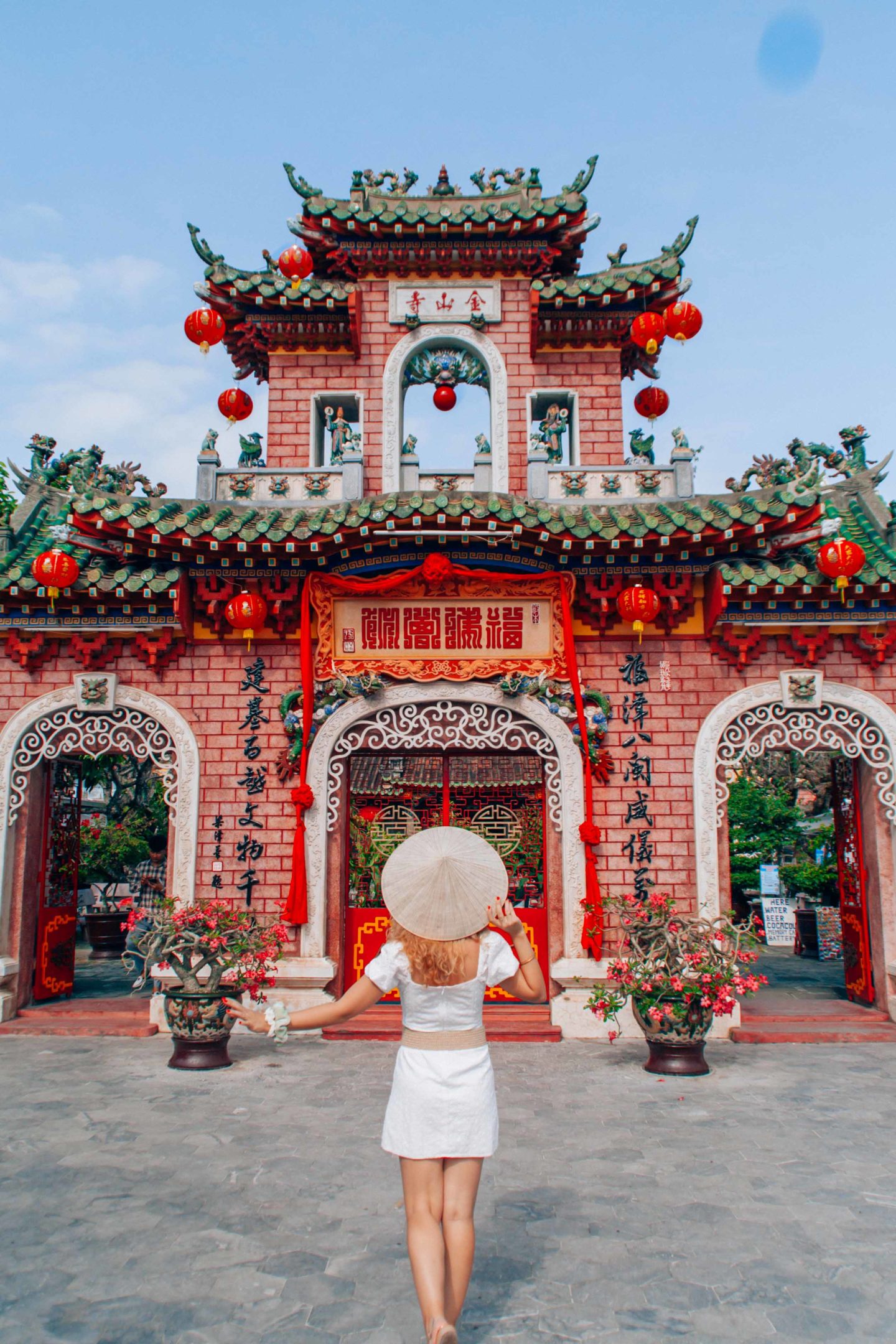 Fujian Chinese Assembly Hall, one of the most beautiful monuments to visit in Hoi An, Vietnam